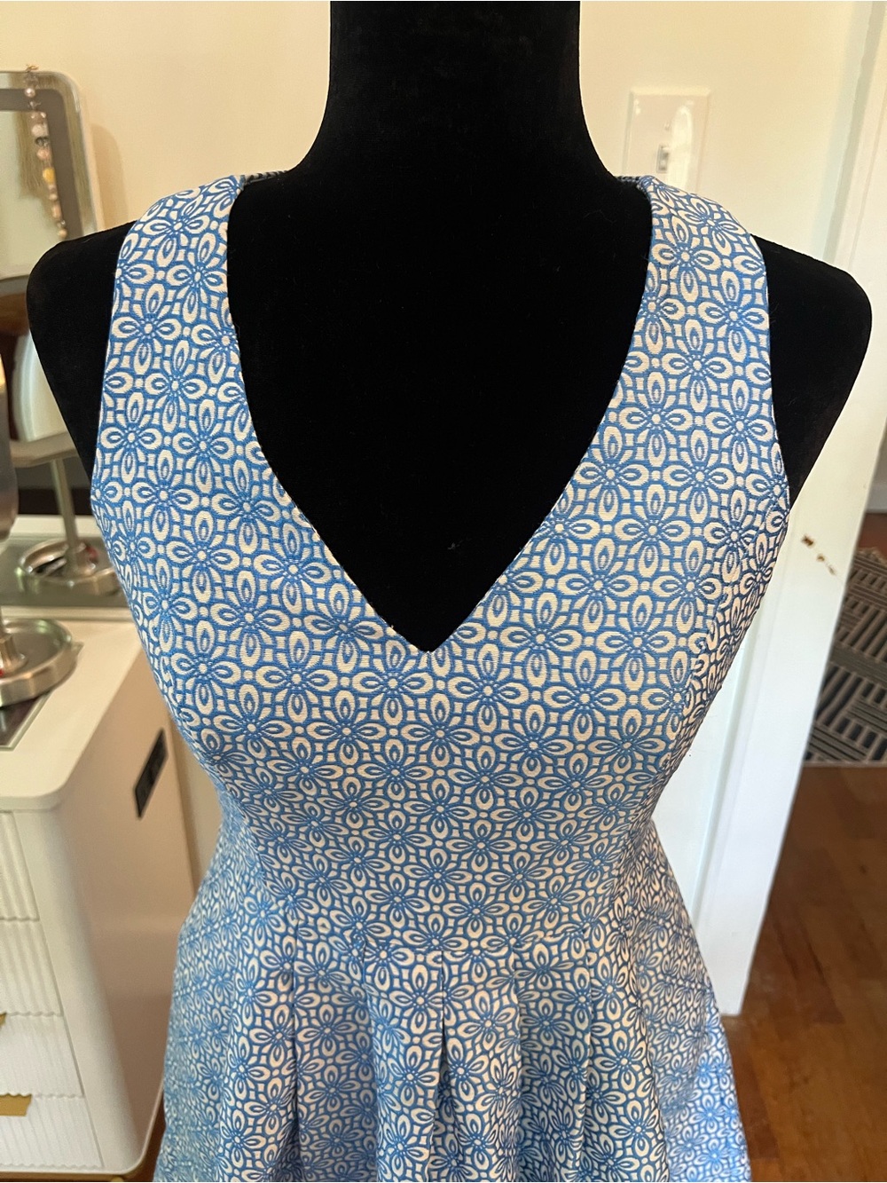 Banana Republic Blue White Fit & Flare Jacquard Dress Size 4 Sleeveless - Picture 4 of 14